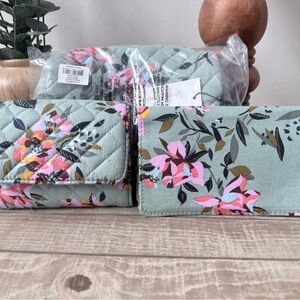 Vera Bradley Set in Rosy Outlook